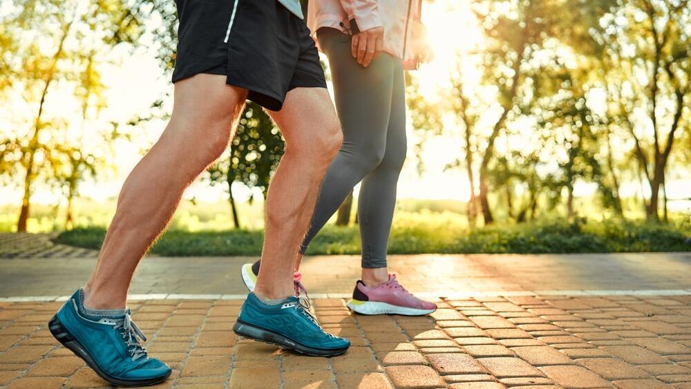 Лучший совет сейчас - больше бывать при дневном свете (Фото: shutterstock) הליכה