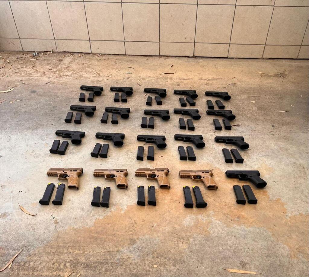 Archival. Arms shipment intercepted at the Jordanian border (Photo: Israel Police) הברחת האמל"ח דרך ירדן