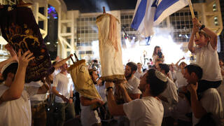 הקפות שניות במוצאי שמחת תורה בתל אביב, 2022