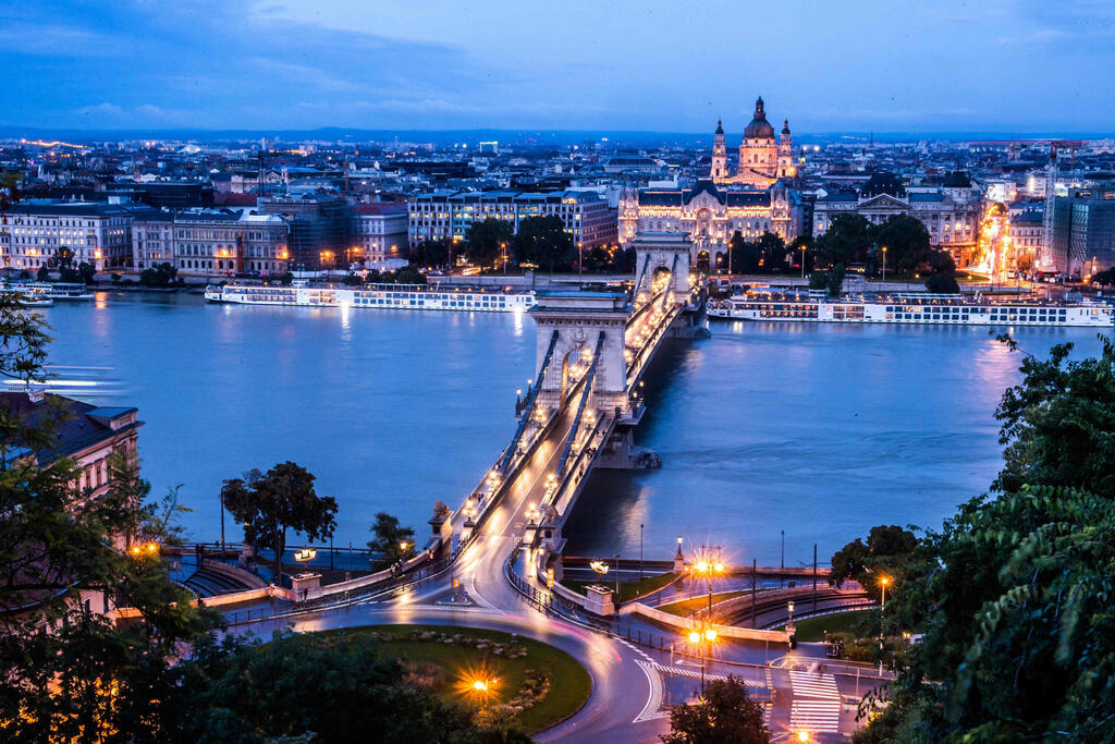 The Danube in Budapest (Photo: FERENC ISZA / AFP) הונגריה נהר ה דנובה הדנובה לקראת הצפה שיטפונות בודפשט סופה בוריס