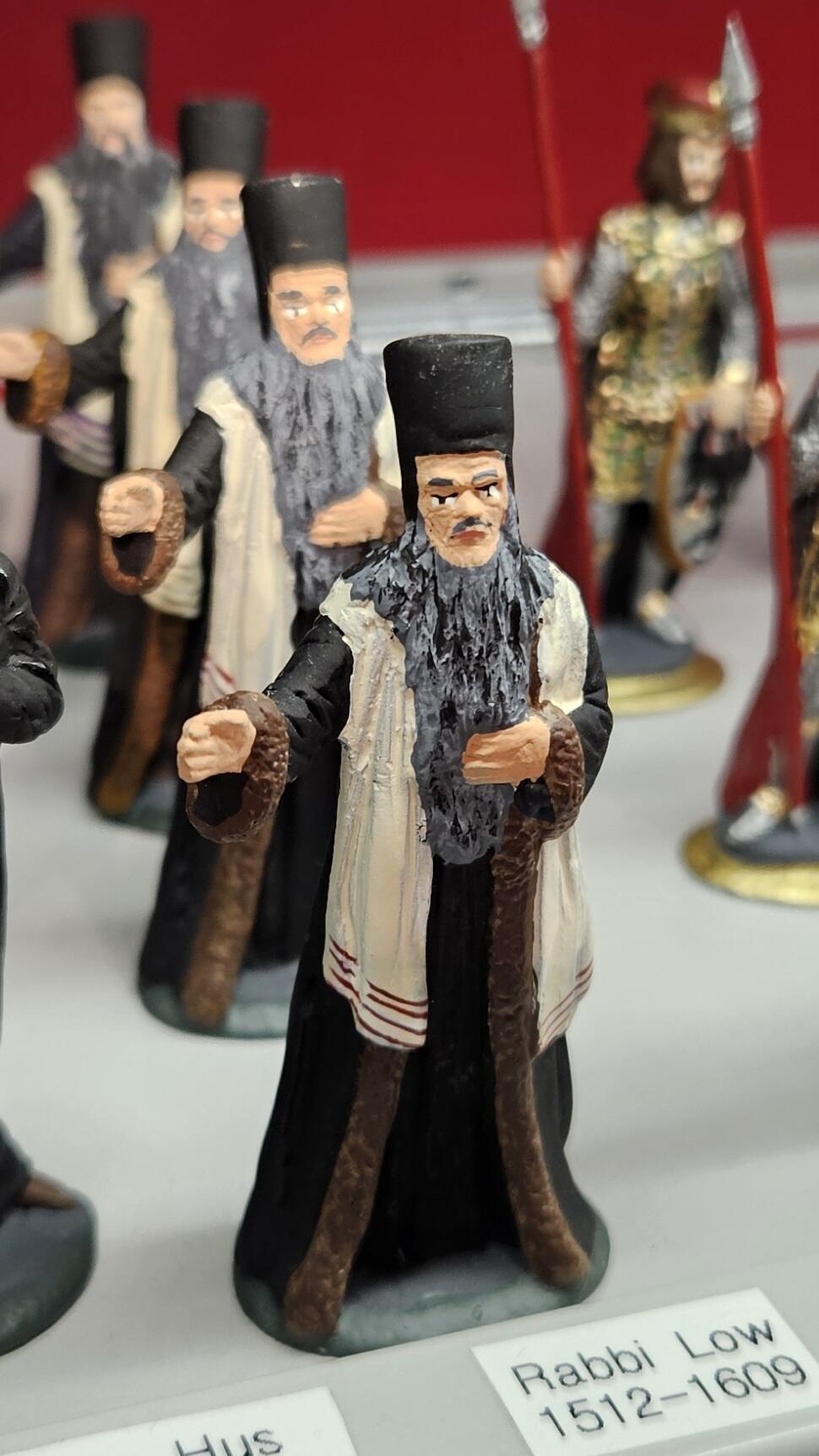 פסל המהר"ל מפראג בחנות מזכרות בפראג. מוכר גם בפולקלור הצ'כי