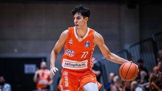 בן שרף במדי רטיופארם אולם הגרמנית