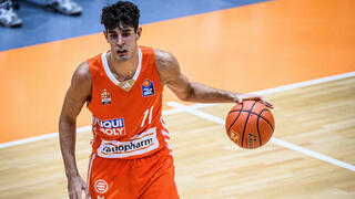 בן שרף במדי רטיופארם אולם הגרמנית