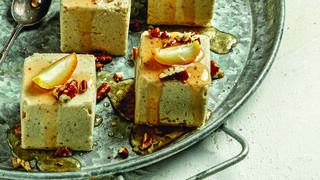  גלידת תמרים תפוחים וטחינה 