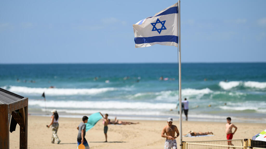 Tel Aviv (Photo: Leon Neal/Getty Images) חוף הים בתל אביב