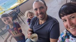 עדי וטל שהם עם ילדיהם נווה ויהל