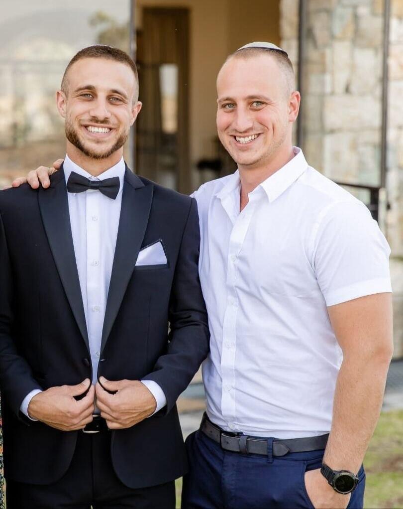 נועם סלוטקי ז"ל ואחיו התאום שלום