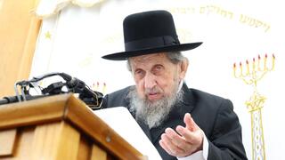 הרב דוב לנדו מכינוס שערך אמש ובו אמר את דבריו כנגד חוק הגיוס