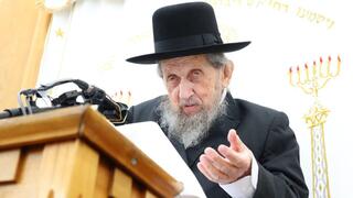 הרב דוב לנדו מכינוס שערך אמש ובו אמר את דבריו כנגד חוק הגיוס