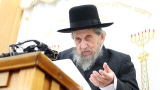 הרב דוב לנדו מכינוס שערך אמש ובו אמר את דבריו כנגד חוק הגיוס