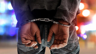 לילה ראשון במעצר