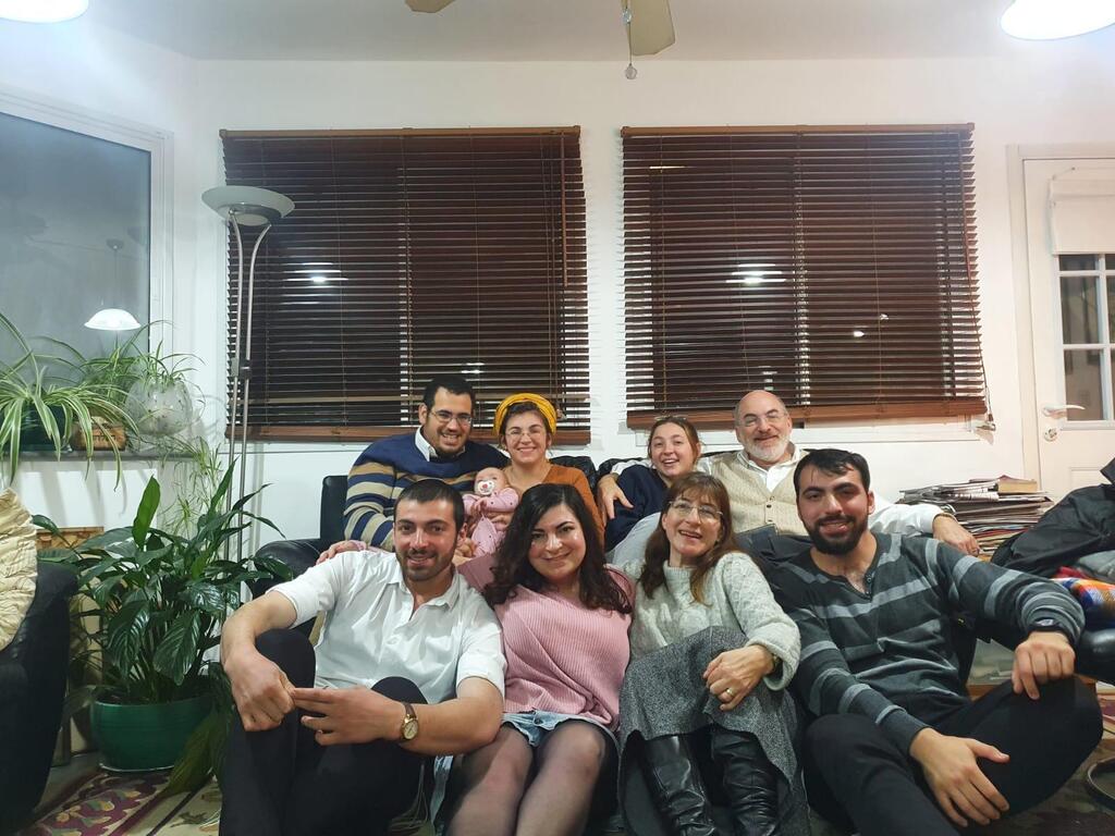 Amichai Yisrael Yehoshua Oster with his family