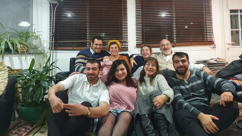 Amichai Yisrael Yehoshua Oster with his family