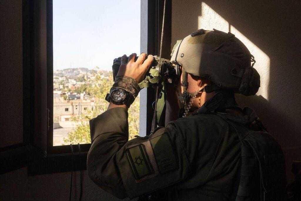 גדוד 890 בדרום לבנון, ליד האמל"ח של כוח רדואן