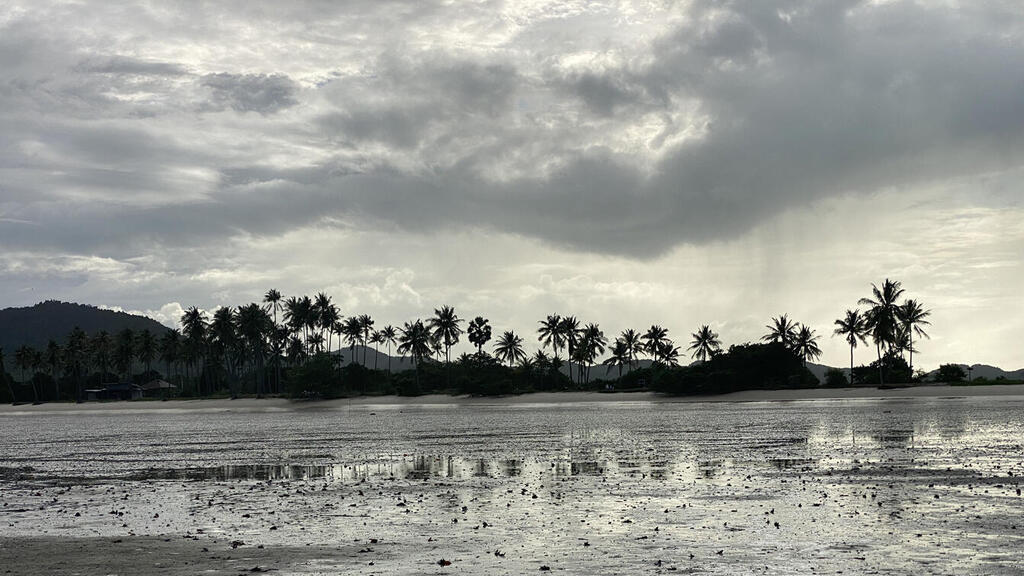 שקיעה בחוף לאם-האד בקו יאו יאי
