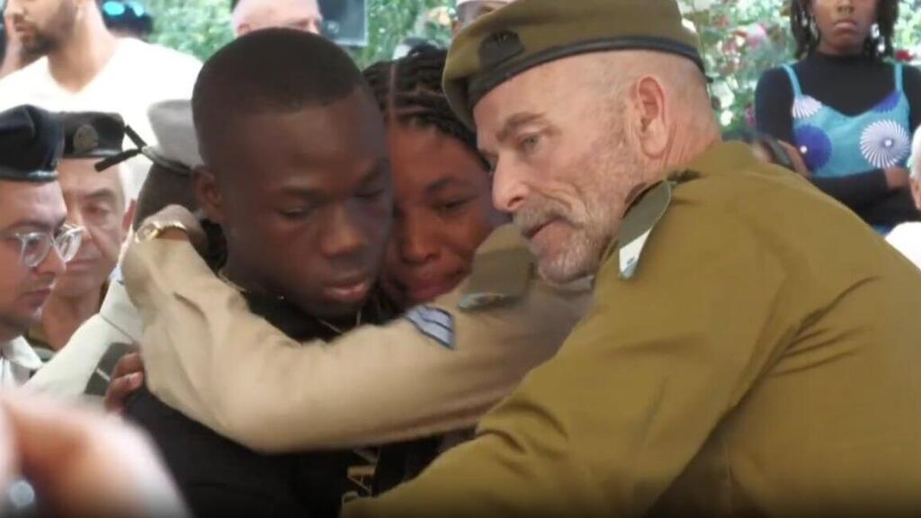 הלוויתו של סמל אלישי יונג ז"ל בבית העלמין הצבאי בדימונה