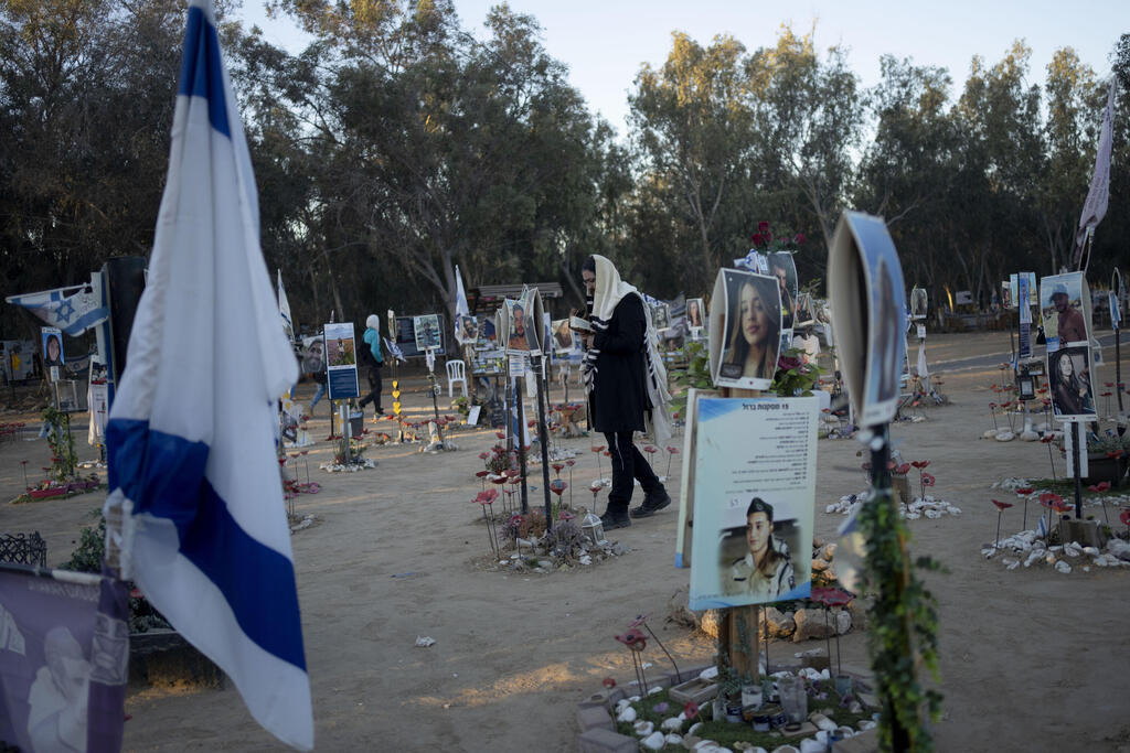 Photo: AP Photo/Maya Alleruzzo אזור פסביטל נובה שנה לאחר הטבח