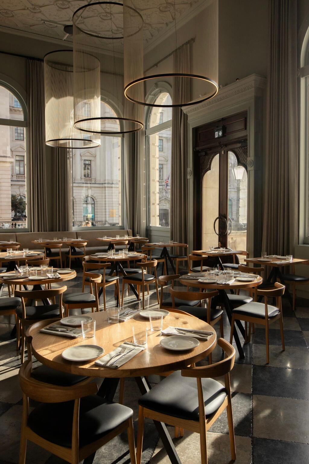 קלארו לונדון