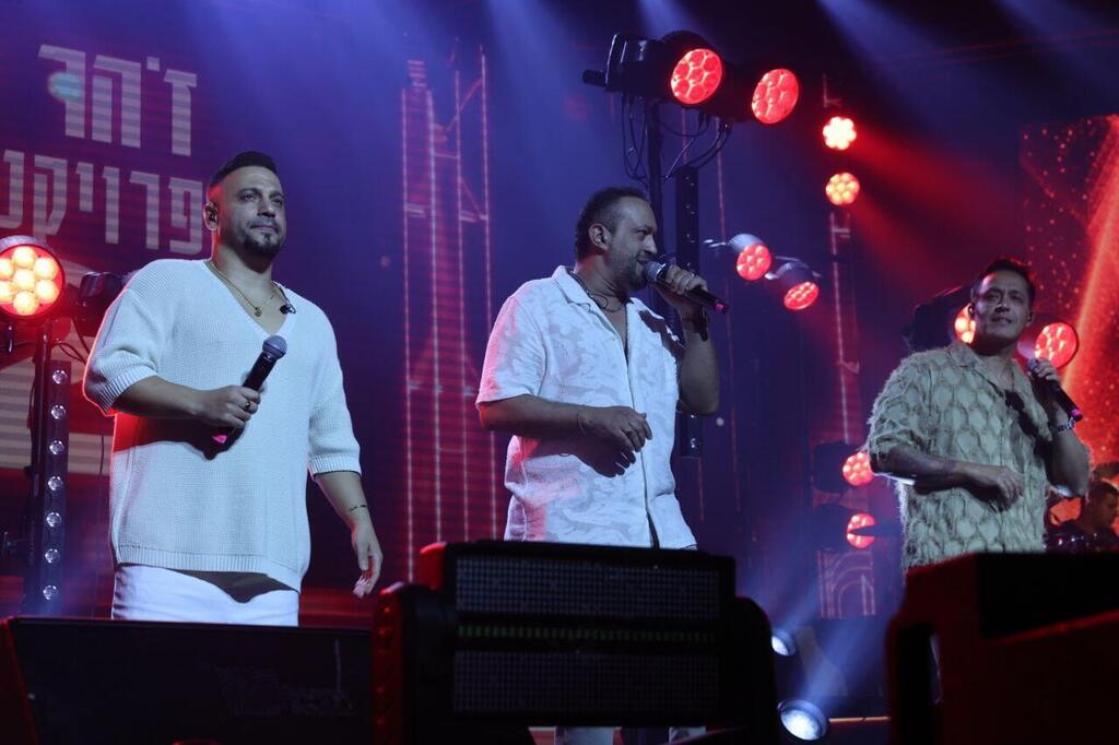 מתוך המופע המשותף של הפרויקט של רביבו וזוהר ארגוב