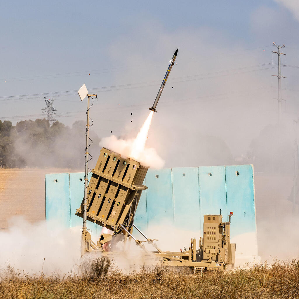 Arrow defense system (Photo: US Navy) טיל חץ משוגר בדרך ליירוט