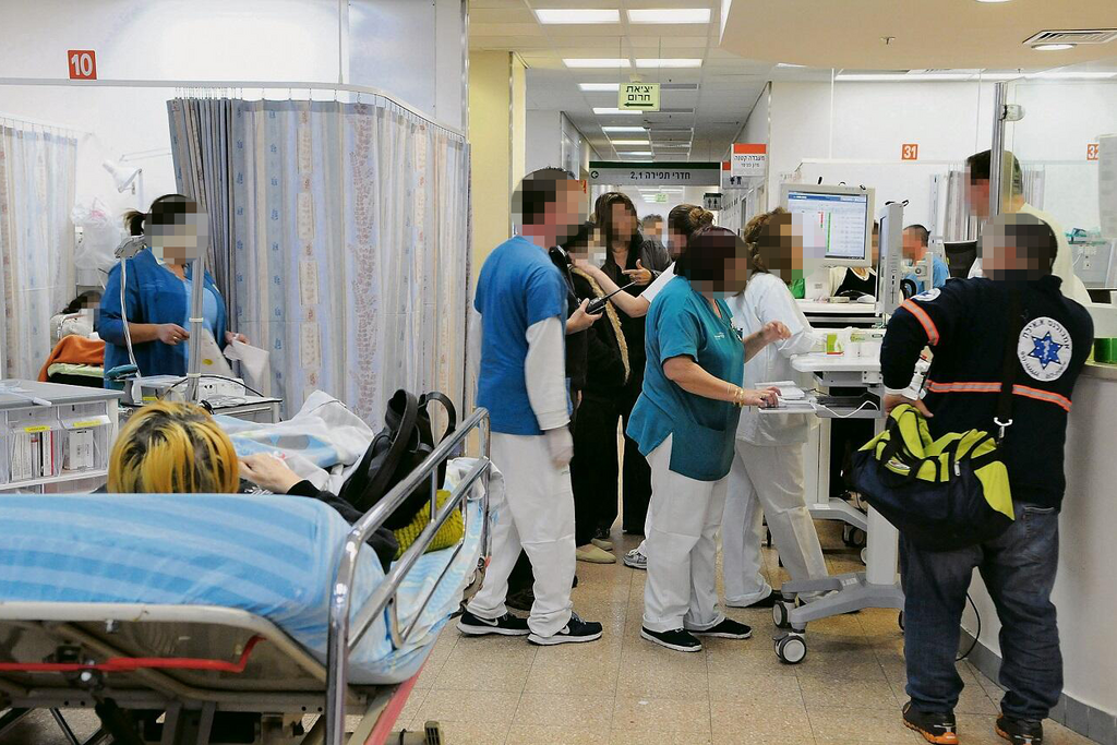 Emergency rooms are overflowing and there is a significant shortage of doctors, but thousands of doctors have been unable to get a residency (Photo: Herzl Yosef) חדר מיון