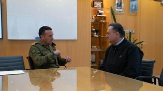 שר הביטחון ישראל כ"ץ בפגישה ראשונה עם הרמטכ"ל הרצי הלוי בפורום המטה הכללי
