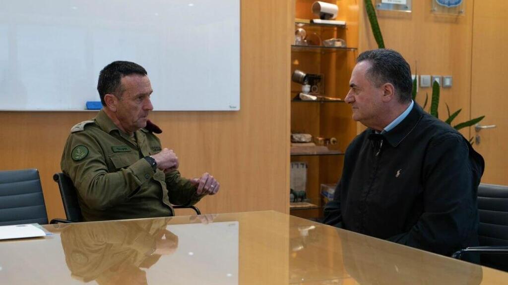 שר הביטחון ישראל כ"ץ בפגישה ראשונה עם הרמטכ"ל הרצי הלוי בפורום המטה הכללי