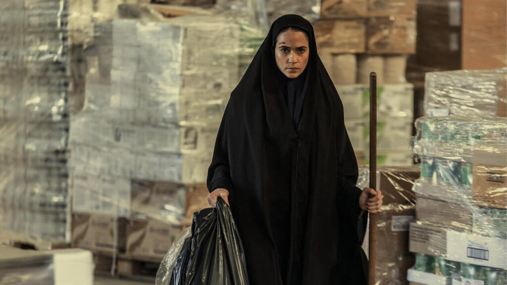 Niv Sultan stars in 'Tehran' as Tamar Rabinyan, a Mossad agent sent on a covert mission to stop Iran’s nuclear program (Photo: Courtesy of Kan 11, Apple TV) מתוך "טהרן"