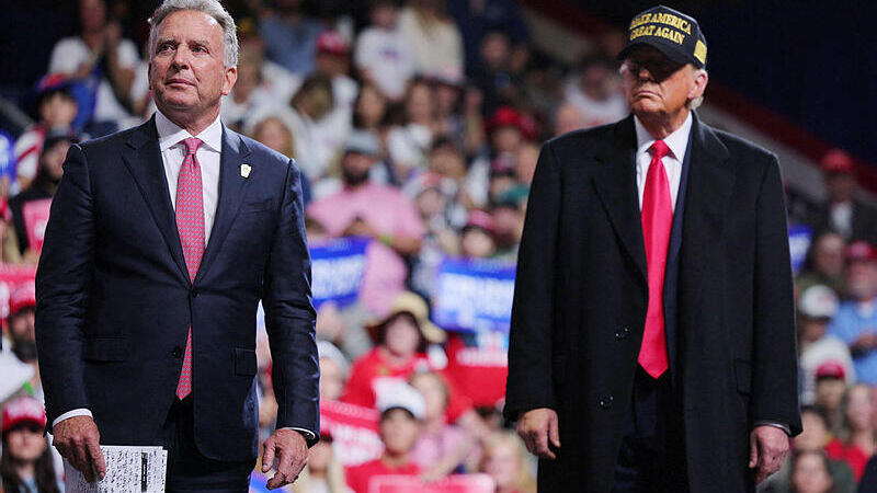 Steve Witkoff and Donald Trump during the 2024 presidential campaign (Photo: REUTERS) סיטבן וויטקוף שמונה לשליחו המיוחד של טראמפ למזרח התיכון