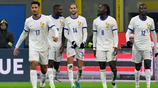 שחקני נבחרת צרפת מאושרים