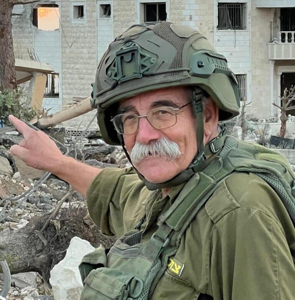 Researcher Ze’ev (Jabo) Hanoch Erlich רס"ן במיל' זאב (ז'אבו) חנוך ארליך