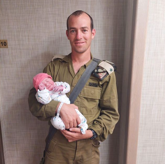 יואל גליקמן עם בתו