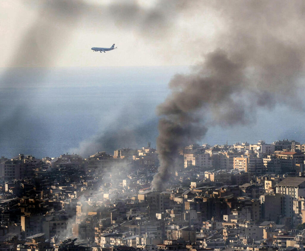 מטוס של חברת מידל איסט איירליינס מעל ביירות המופצצת, 16 בנובמבר