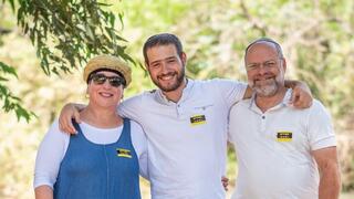 מימין: מושי, אורי וכבי
