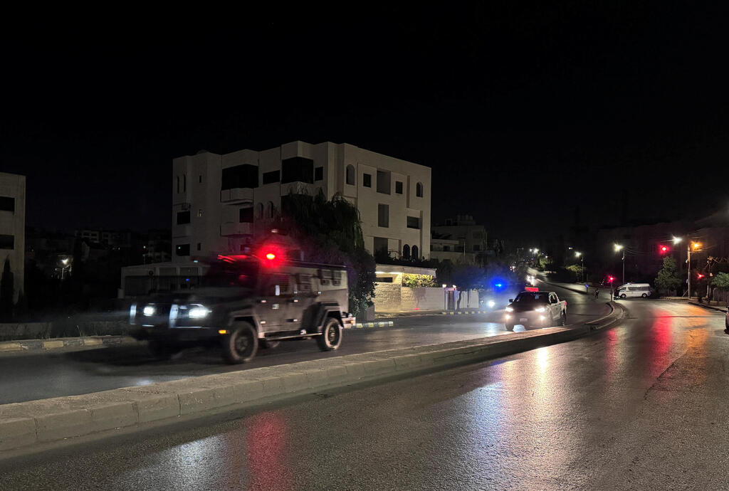 Jordanian security forces outside the Israeli embassy in Amman (Photo: Jehad Shelbak / Reuters) Jordanian security forces outside the Israeli embassy in Amman