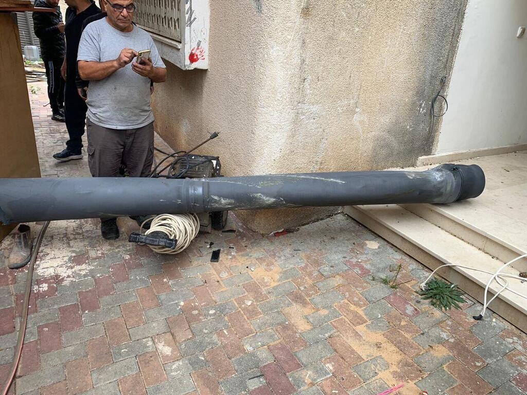 Estilhaços em uma casa em Sharon Plains de ataque do Hezbollah