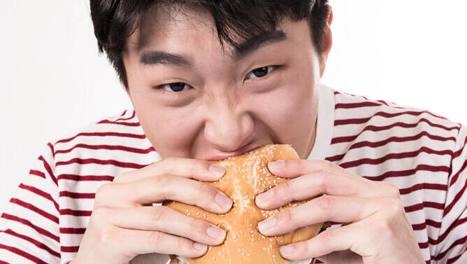 דרום קוריאה השמנה כדי לחמוק מ שירות צבאי המבורגר אילוסטרציה