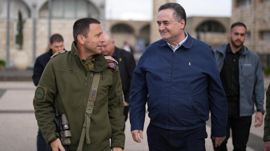 Bluth and Katz (Photo: Elad Malka, Defense Ministry) ישראל כ"ץ בביקור בפיקוד המרכז