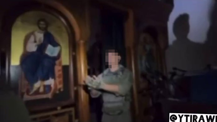 תיעוד מתוך כנסייה בדרום לבנון בו דימו לוחמי צה"ל שכבשו את הכנסייה, חתונה, כניראה חד מינית, ובאופן שביזה את הנצרות