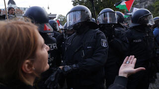 משטרת ברלין מול הפגנה פרו פלסטינית בברלין