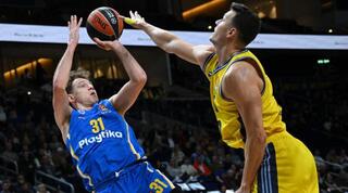 רוקאס יוקובאיטיס מול יאני ווצל