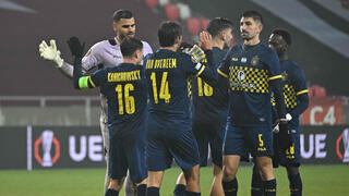 שחקני מכבי ת"א חוגגים עם רועי משפתי