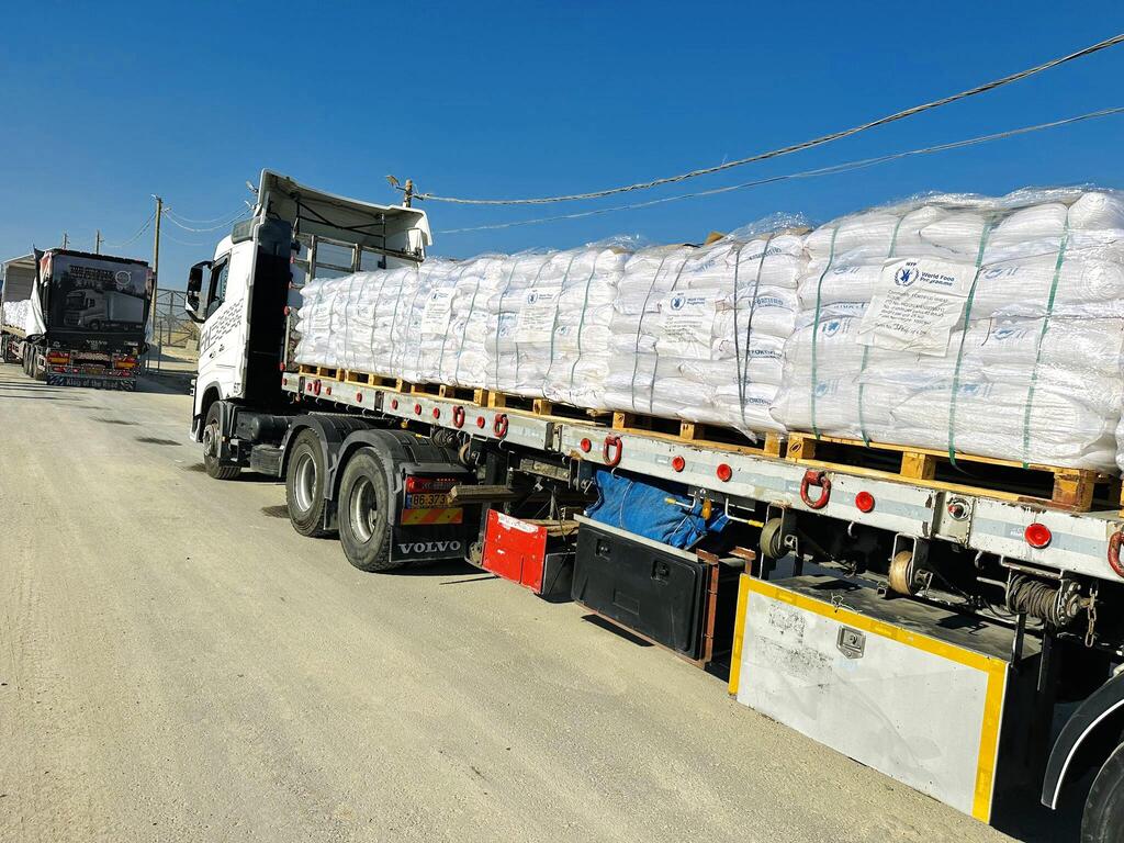 העברת קמח לרצועת עזה דרך מעבר ארז מערב