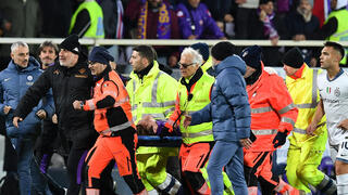 שחקן פיורנטינה אדוארדו בובה מפונה מכר הדשא