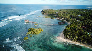 חוף סוואלובו (Cloud 9)