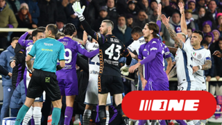 השחקנים סביב בובה אחרי שקרס 