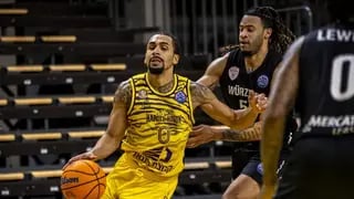 הפועל חולון וירצבורג אלייז׳ה מיטרו-לונג