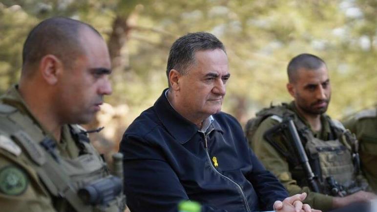  שר הביטחון בביקורו בגבול הצפון