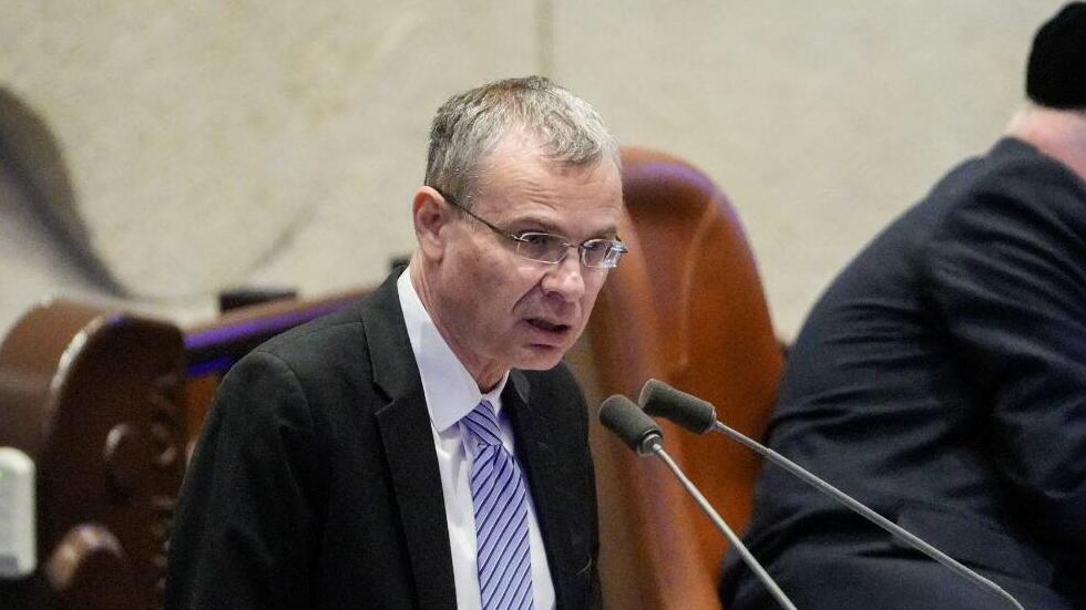 ח"כ יריב לוין נואם בדוכן במליאת הכנסת