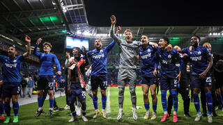 שחקני הפועל באר-שבע חוגגים